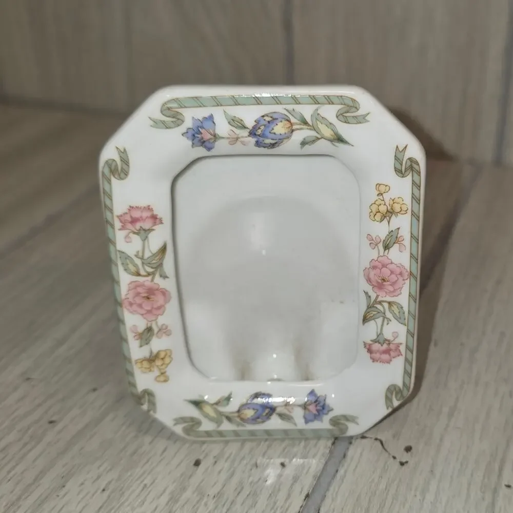 Vtg Pocelain Floral Easle Photo Frame Japan 2.5x3.5 Cottagecore Coquette Picture